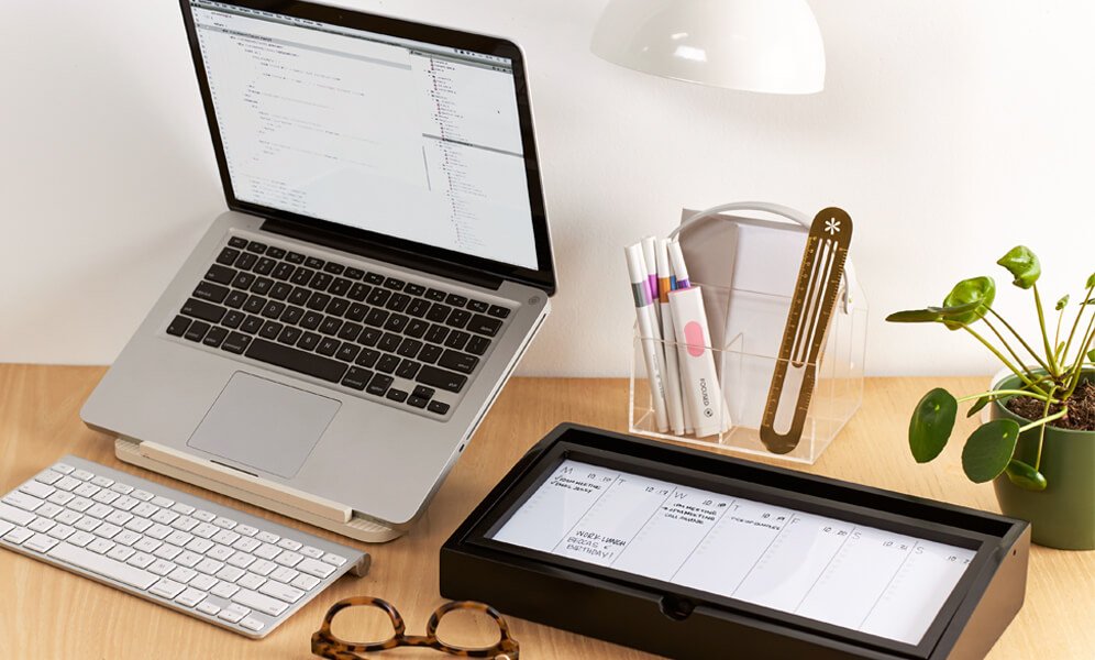 How To Organize Your Desk - stylish minimalist desk